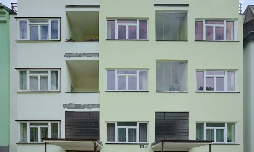 C153 Apartment buildings